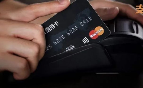 信用卡的卡片损坏了怎么在POS机上刷卡？手机POS机不用卡片也能刷！